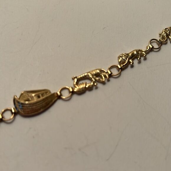 Dainty 10k Yellow Gold Noah’s Ark Bracelet 7.5” - Picture 5 of 11